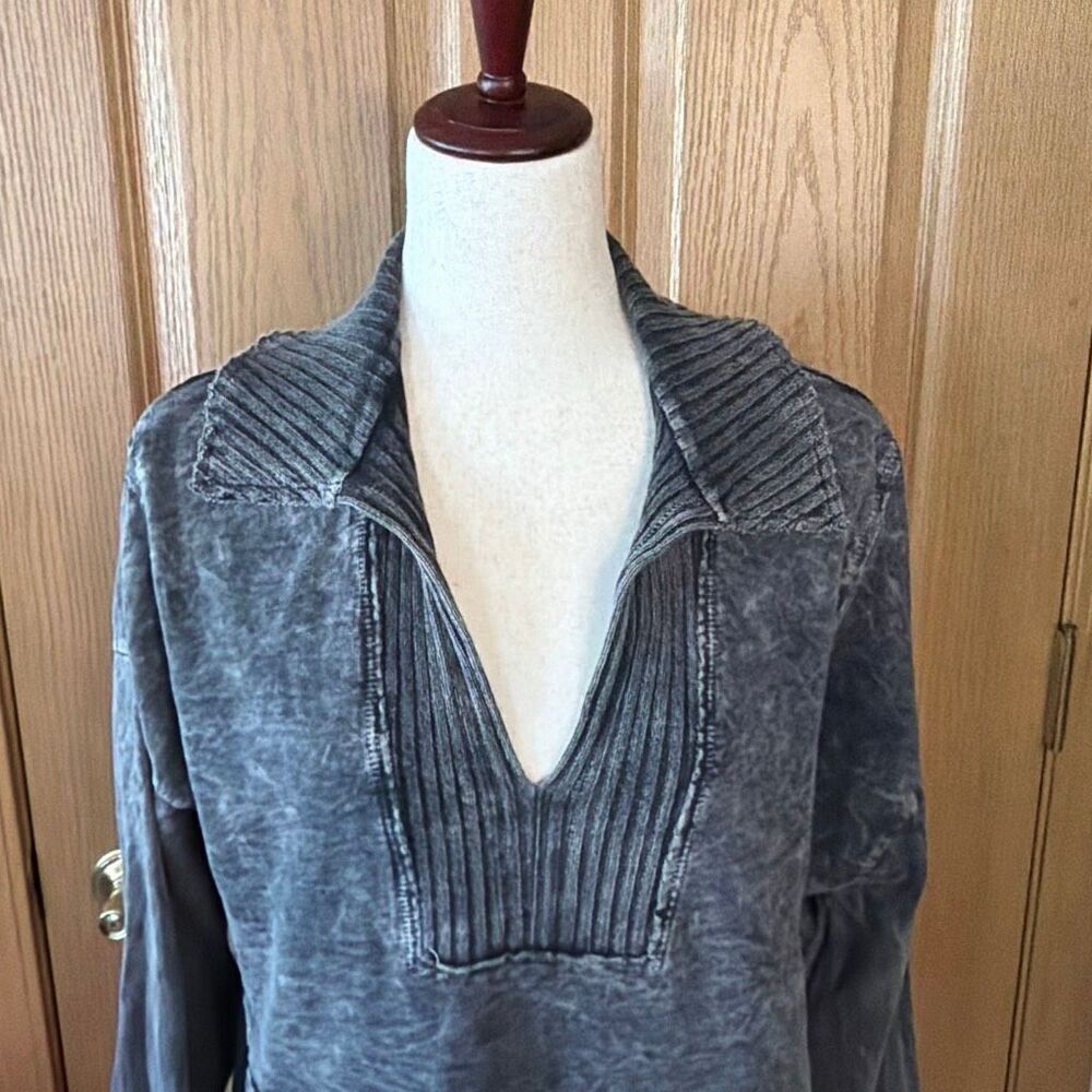 J. Her Mineral Wash Oversized Pullover Sweatshirt Ribbed V-Neck Black Small - Picture 3 of 9